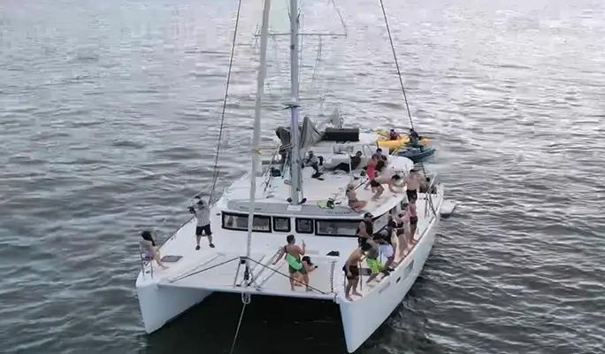 Busan Yacht Tour with K-Pop EDM Music by Yacht Jun (Public or Private Options) - main view