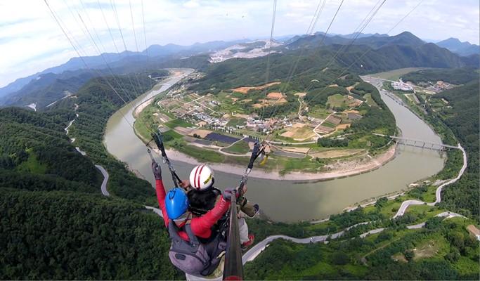Tandem Paragliding in Danyang - main view