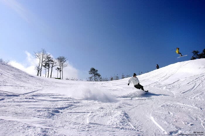 Vivaldi Park Ski Resort: Ski & Snowboard Rental/ Lift Pass/ Snowy Land/ Basic Lesson Ticket Only - main view