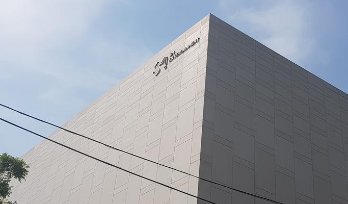 K-Pop Entertainment Companies & Idol Restaurant Private Tour - main view