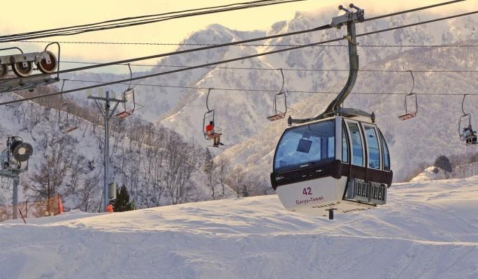 ABLE Hakuba GORYU & Hakuba 47 Winter Sports Park: Lift Pass + Ski/Snowboard Equipment Rental Ticket (1~3 days)